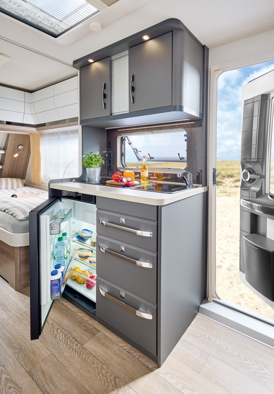 2026_WW_Ontour_460_DL_innen_kompakte_Seitenkueche_h_BEAR_PRESSE Duży