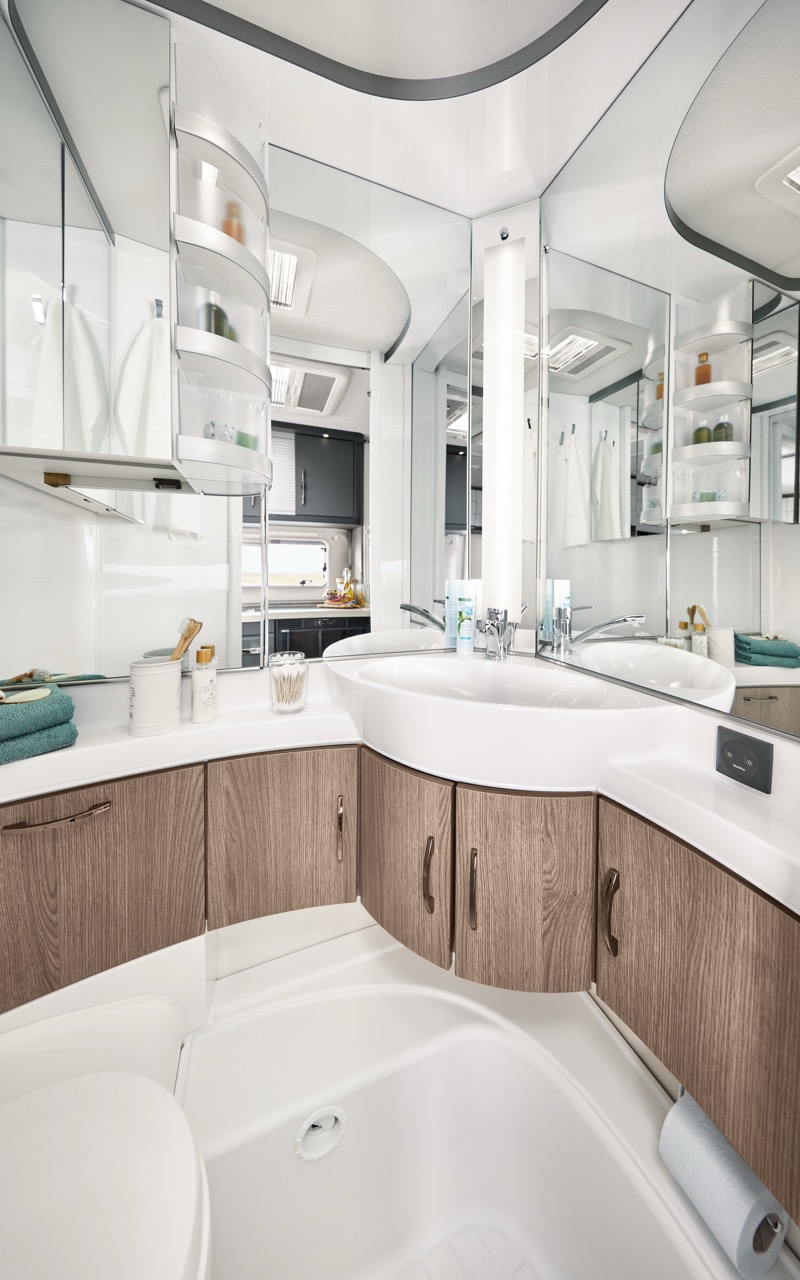 2026_ww_ontour_460dl_innen_kompaktwaschraum_mit_waschbecken_toilette_h_BEAR_PRESSE Duży